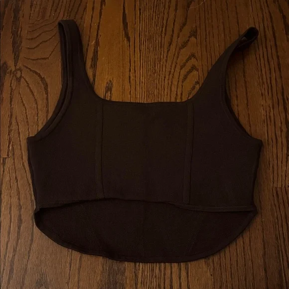 Aritzia brown cropped tank - Picture 2 of 3